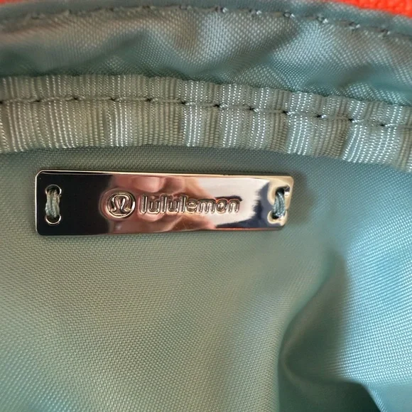 🌟Lululemon Everywhere Belt Bag ~ 1L - Picture 5 of 7